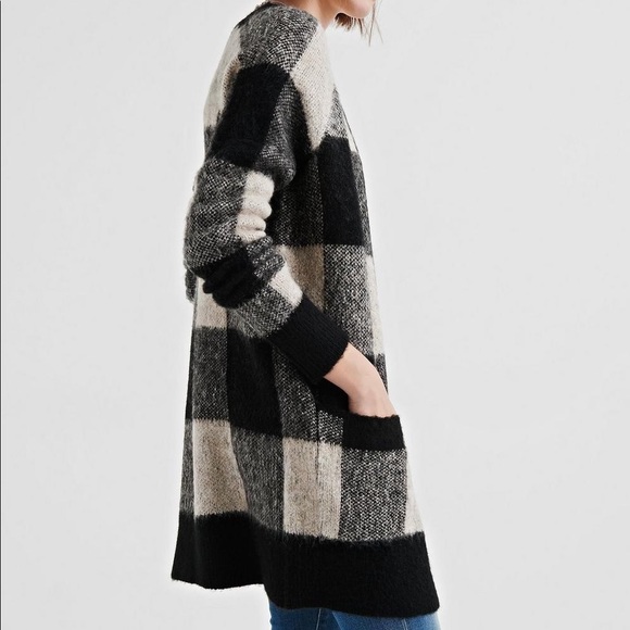 *SOLD* Buffalo plaid cardigan - Picture 3 of 8